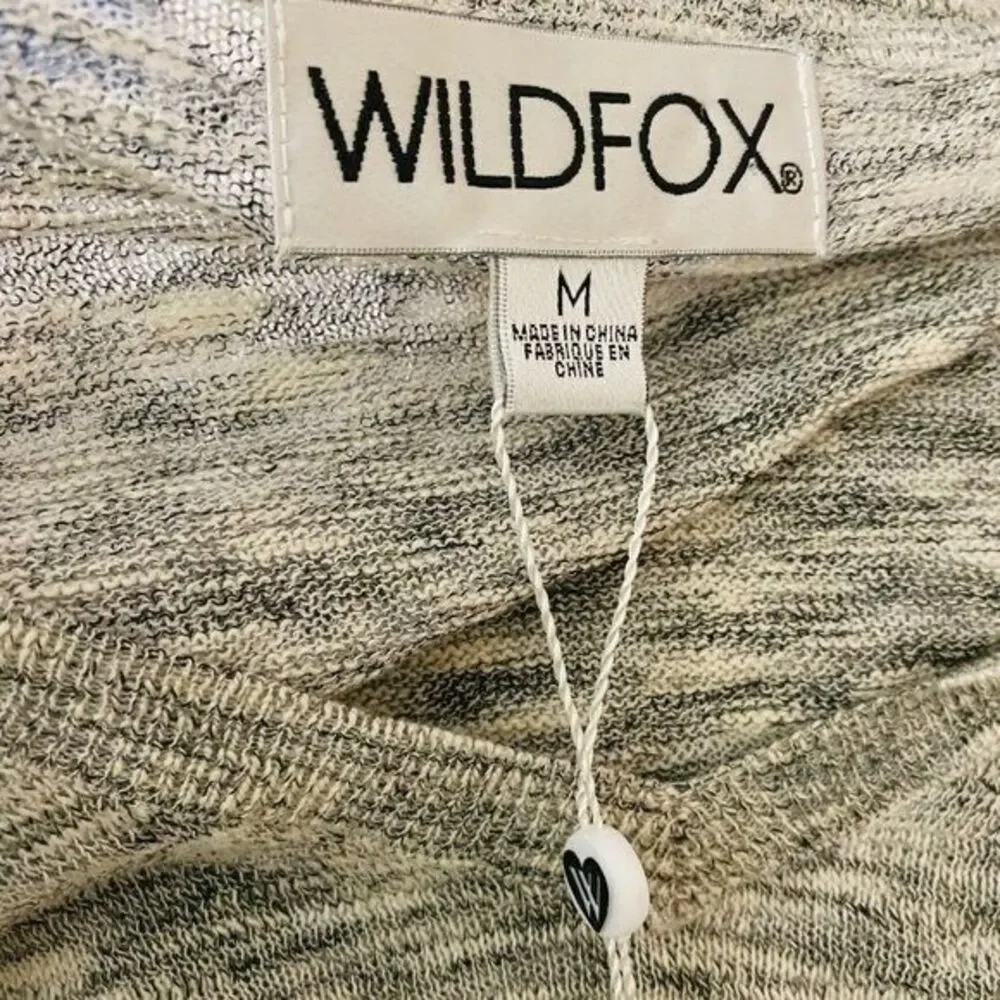 WILDFOX Sweater Sz M Gray V-neck Cropped Fringed Sleeve Knit Long Sleeve Summer